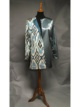 Load image into Gallery viewer, *Reversible Pieced Ikat in Tonal Blues with Alabaster