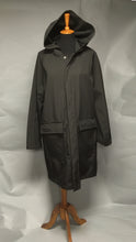 Load image into Gallery viewer, *Men&#39;s Black Mesh Lined Snap Raincoat (SM0220A)