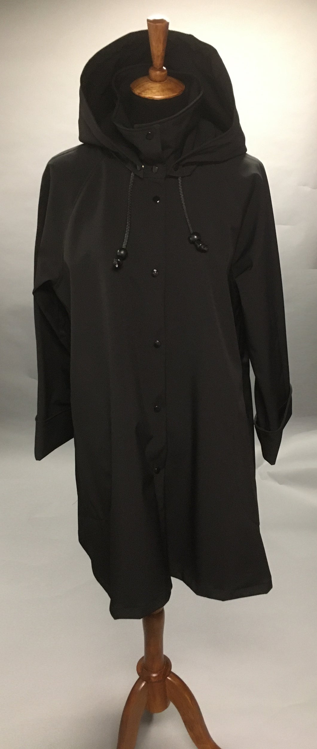 *Women's Black Mesh Lined Snap Raincoat (SM0220A)